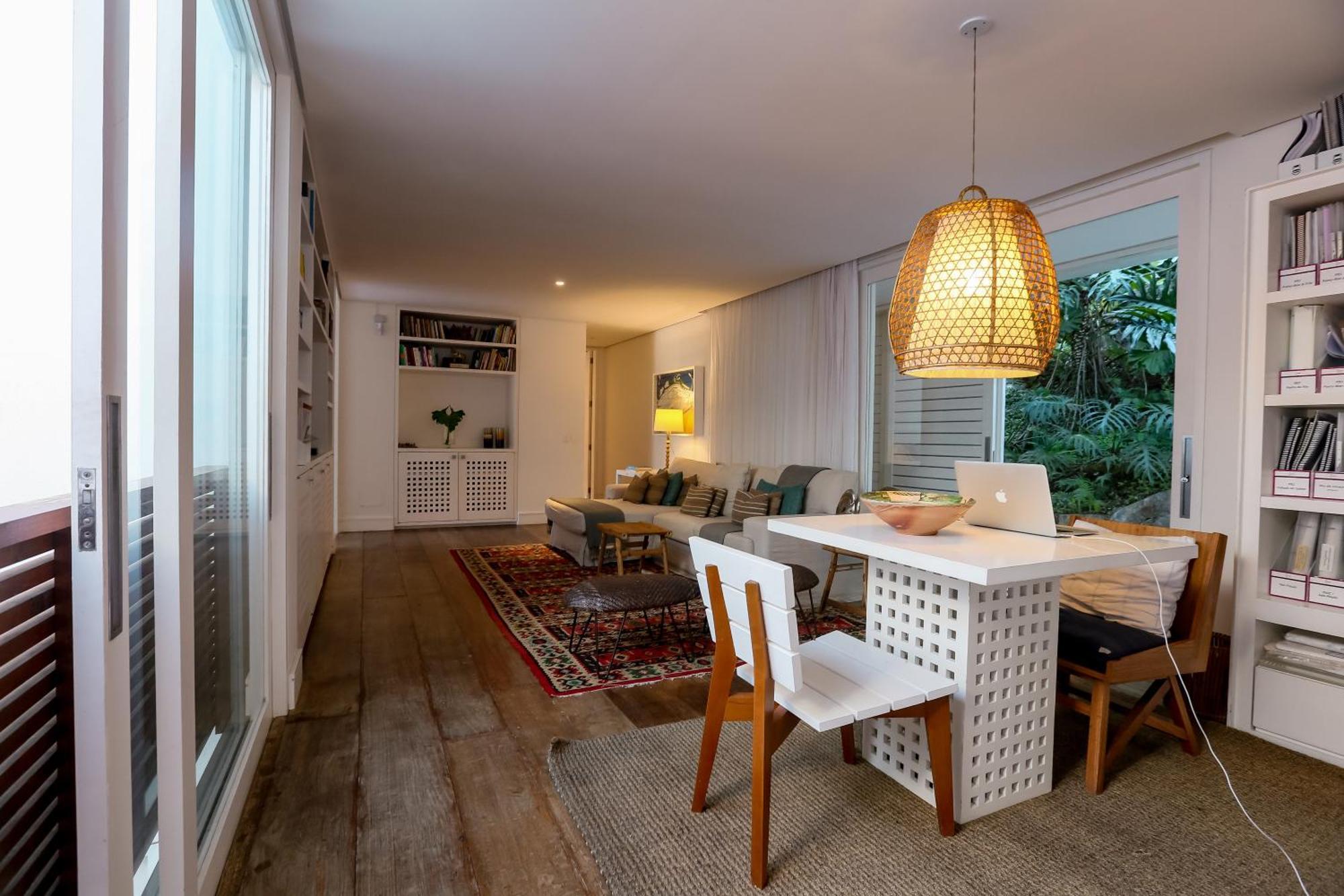 פאראטי Tropical Contemporary Suites מראה חיצוני תמונה
