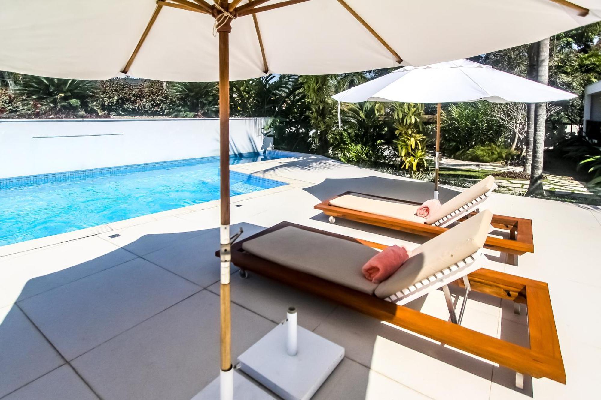 פאראטי Tropical Contemporary Suites מראה חיצוני תמונה