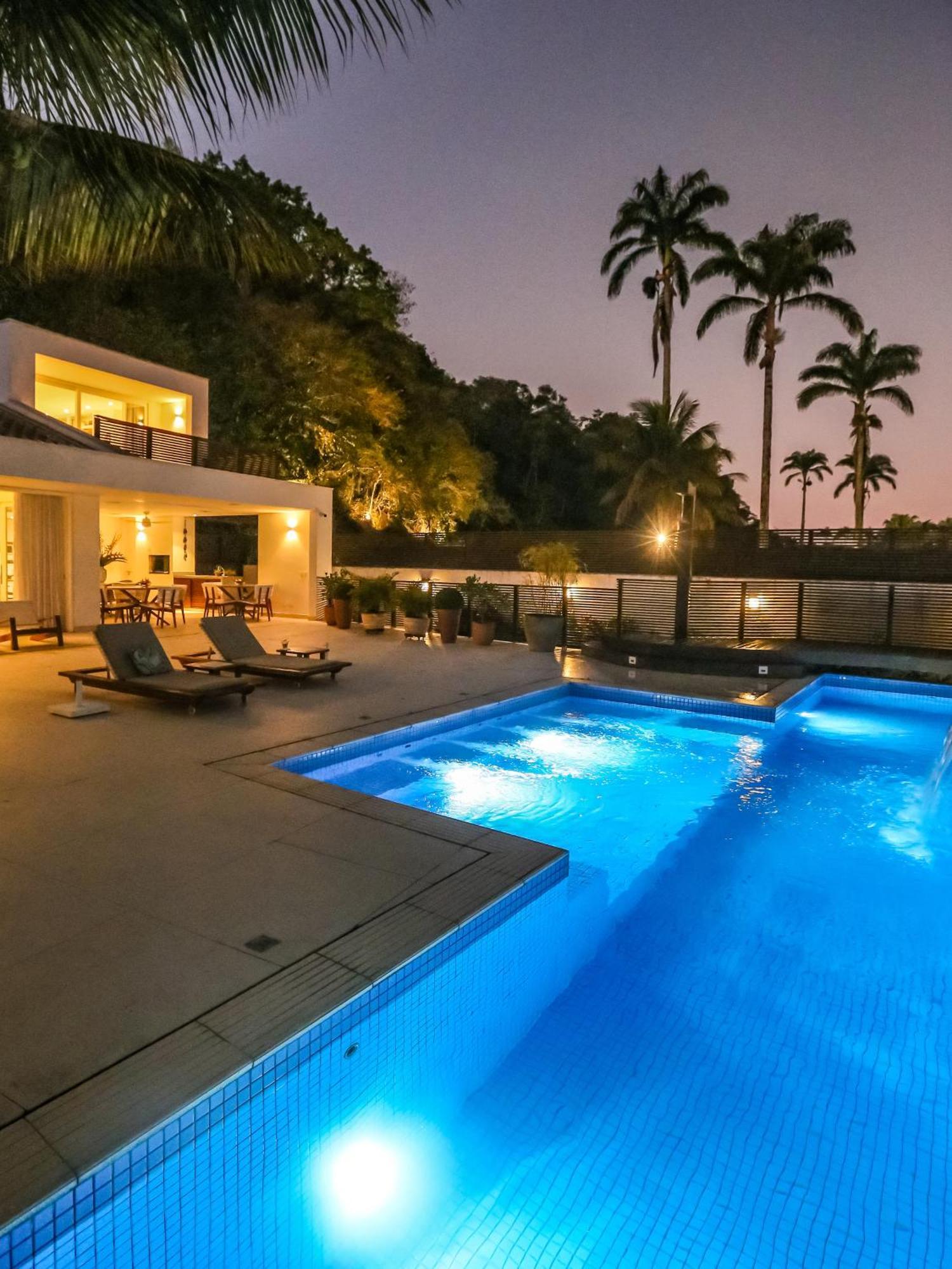 פאראטי Tropical Contemporary Suites מראה חיצוני תמונה
