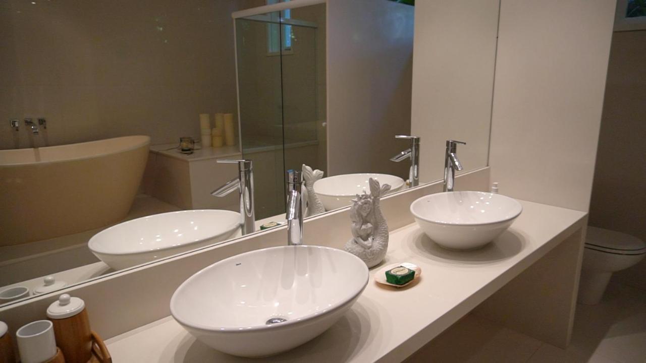 פאראטי Tropical Contemporary Suites מראה חיצוני תמונה